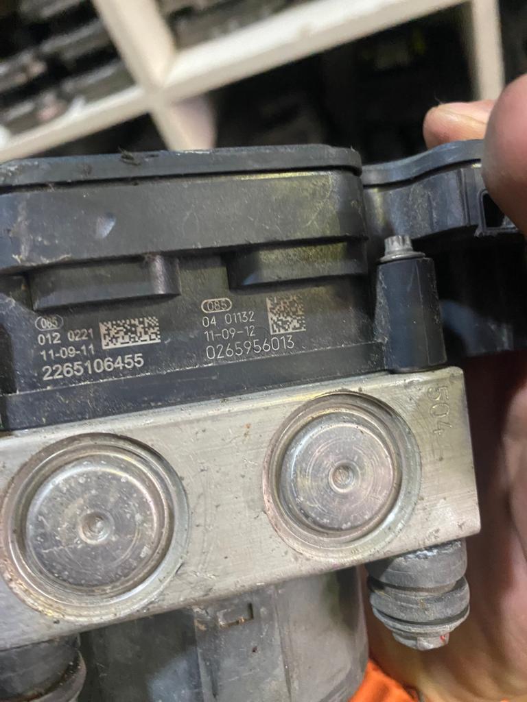 SUZUKİ SWİFT ABS POMPA BEYNİ 56110-68LA2, 5611068LA2, 0265234031, 0265956013 